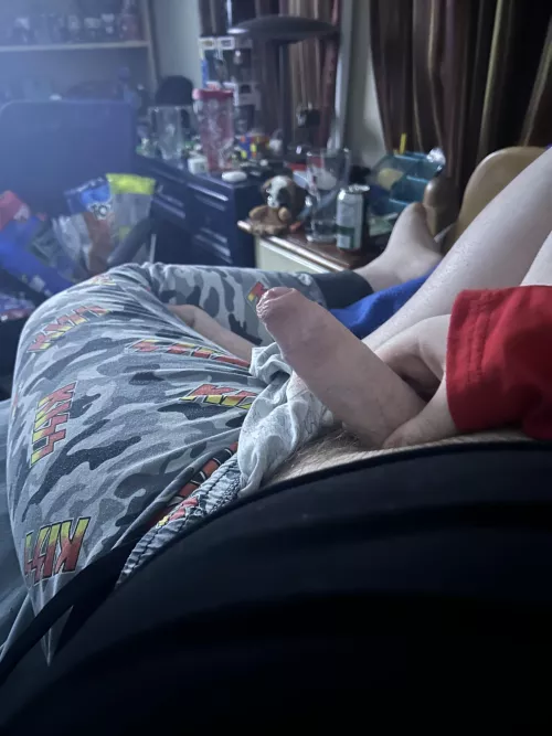 18 does anyone wanna be my big bro or daddy doesn’t have to be sexual hairy chubby snap thomasmactruck