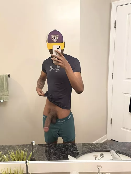 [18] My teammates at school call me tripod lol