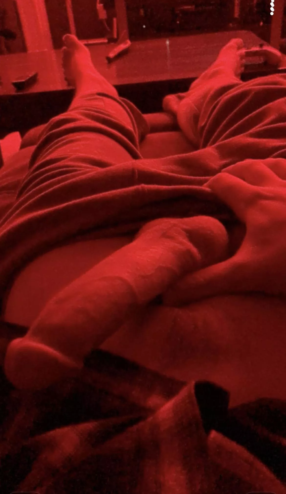 19 m logan.wilson77 add me twinks and cute cocks