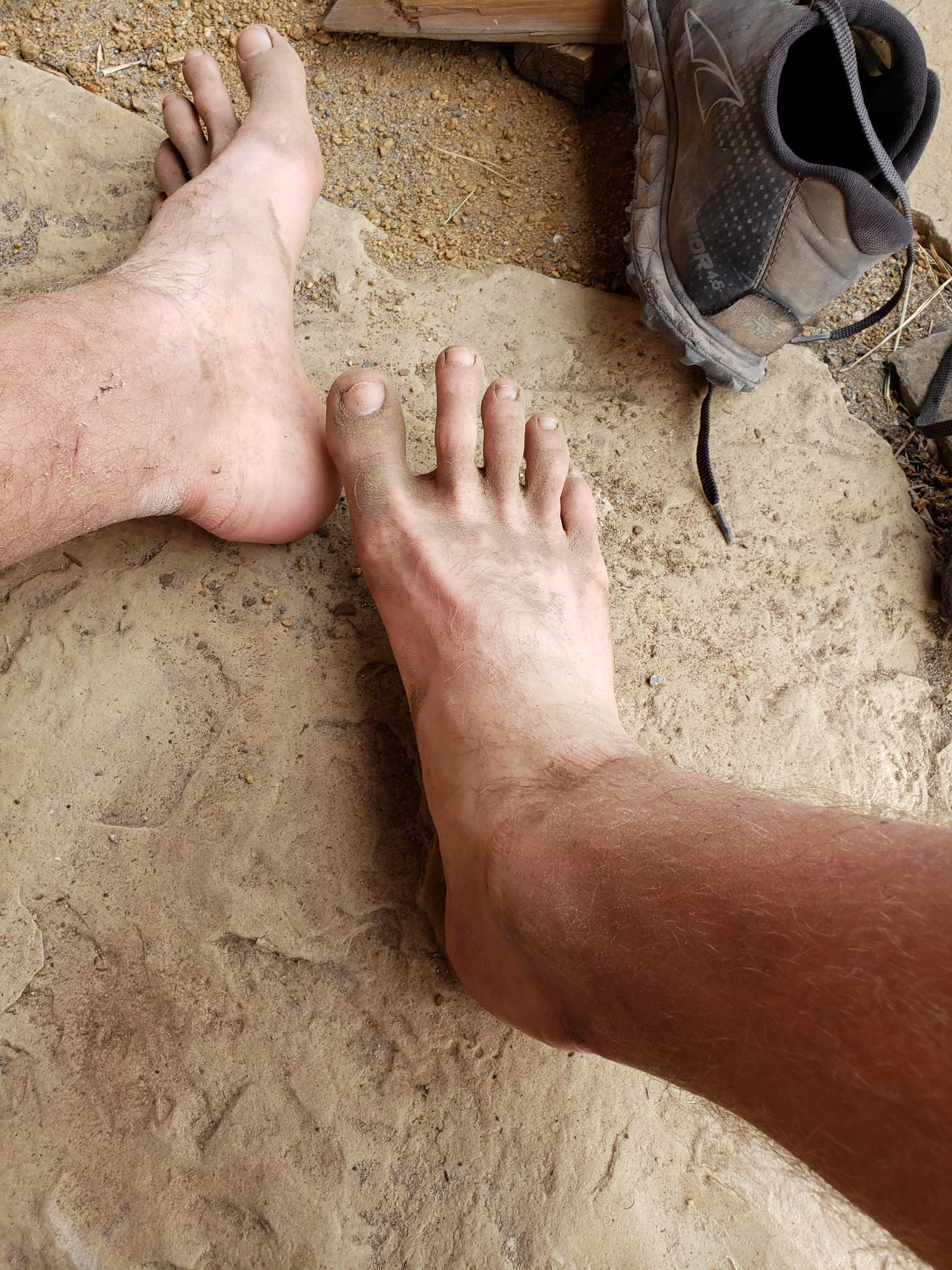 22. Dirty feet after work😏