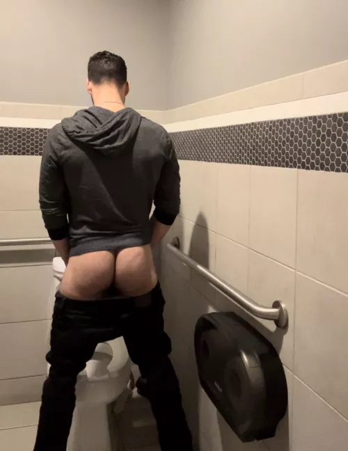22 so this guy was taking a piss like that??
