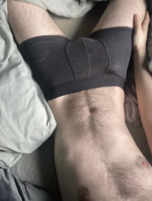 24 Need some gaymer friends hmu