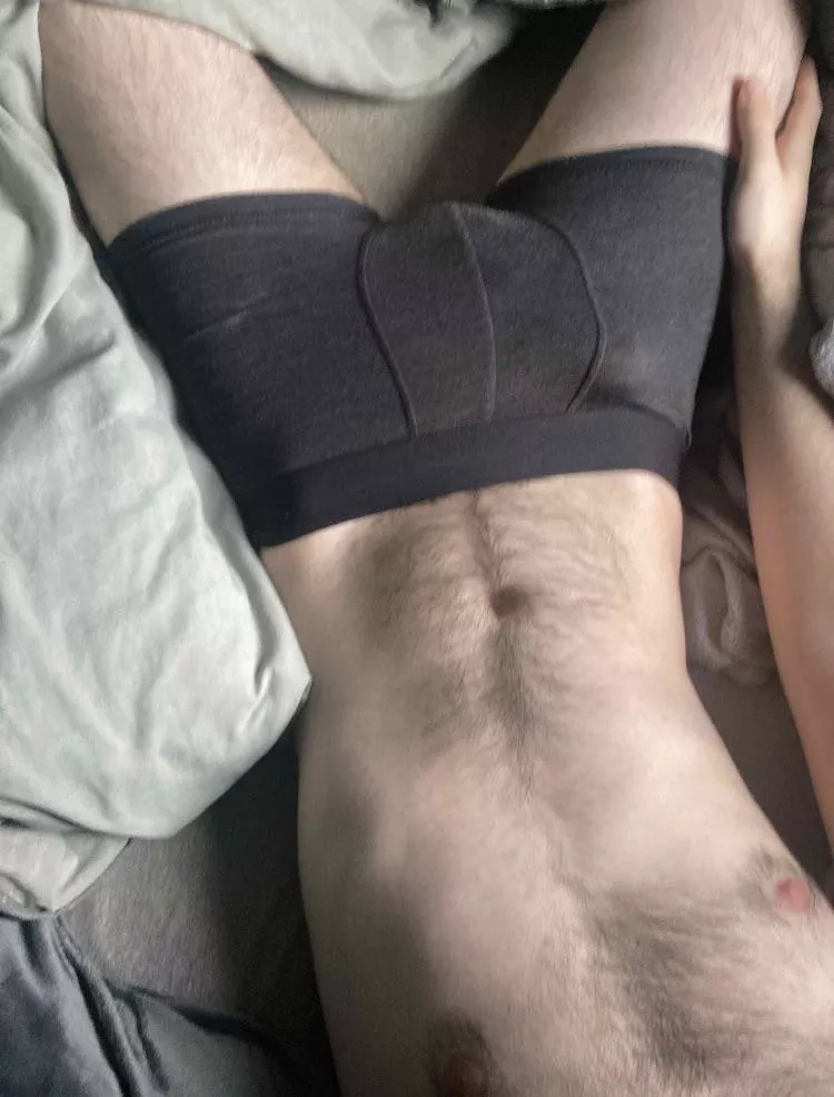 24 Need some gaymer friends hmu