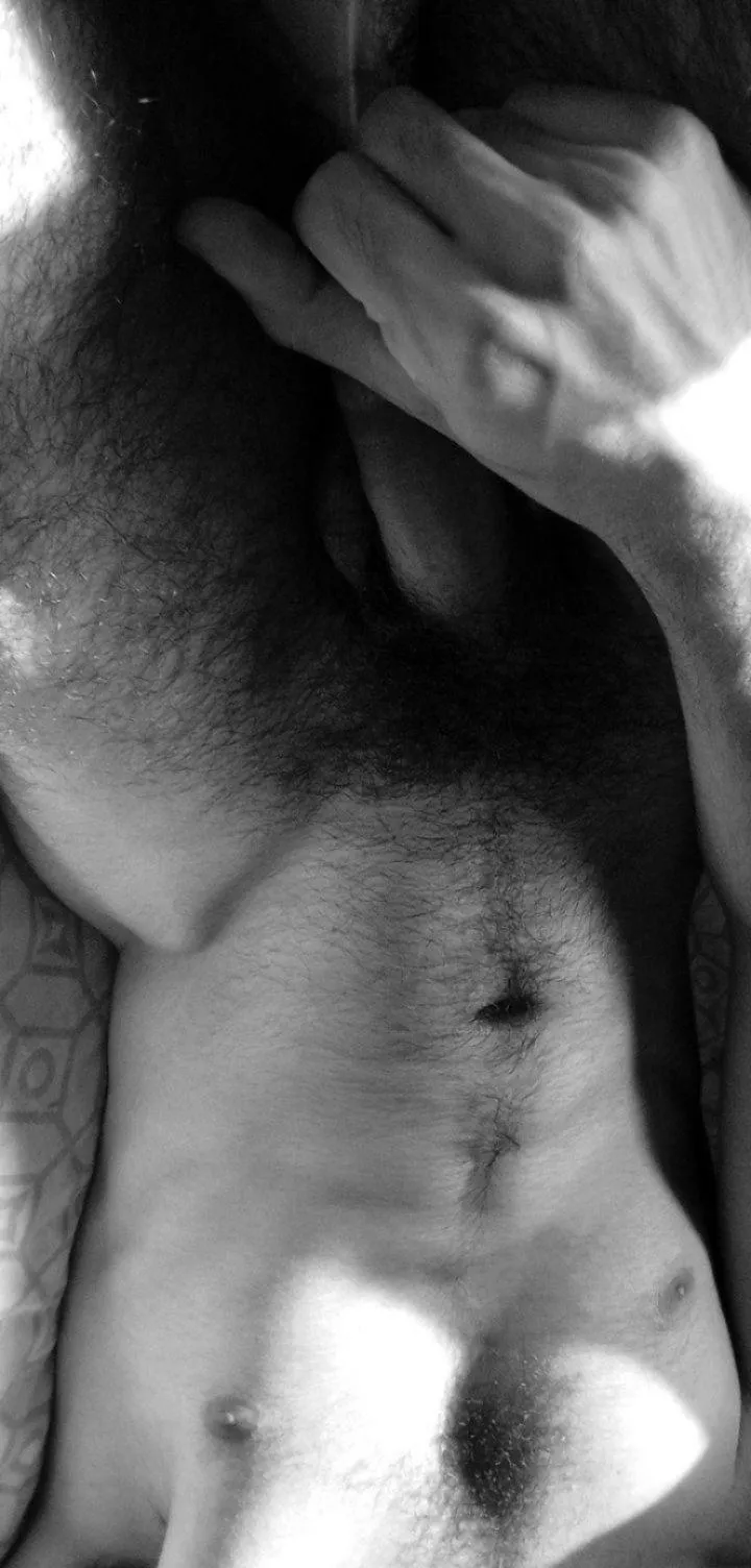 25M hairy dude looking for new friends to start my new snap account. Sc: Tymse13