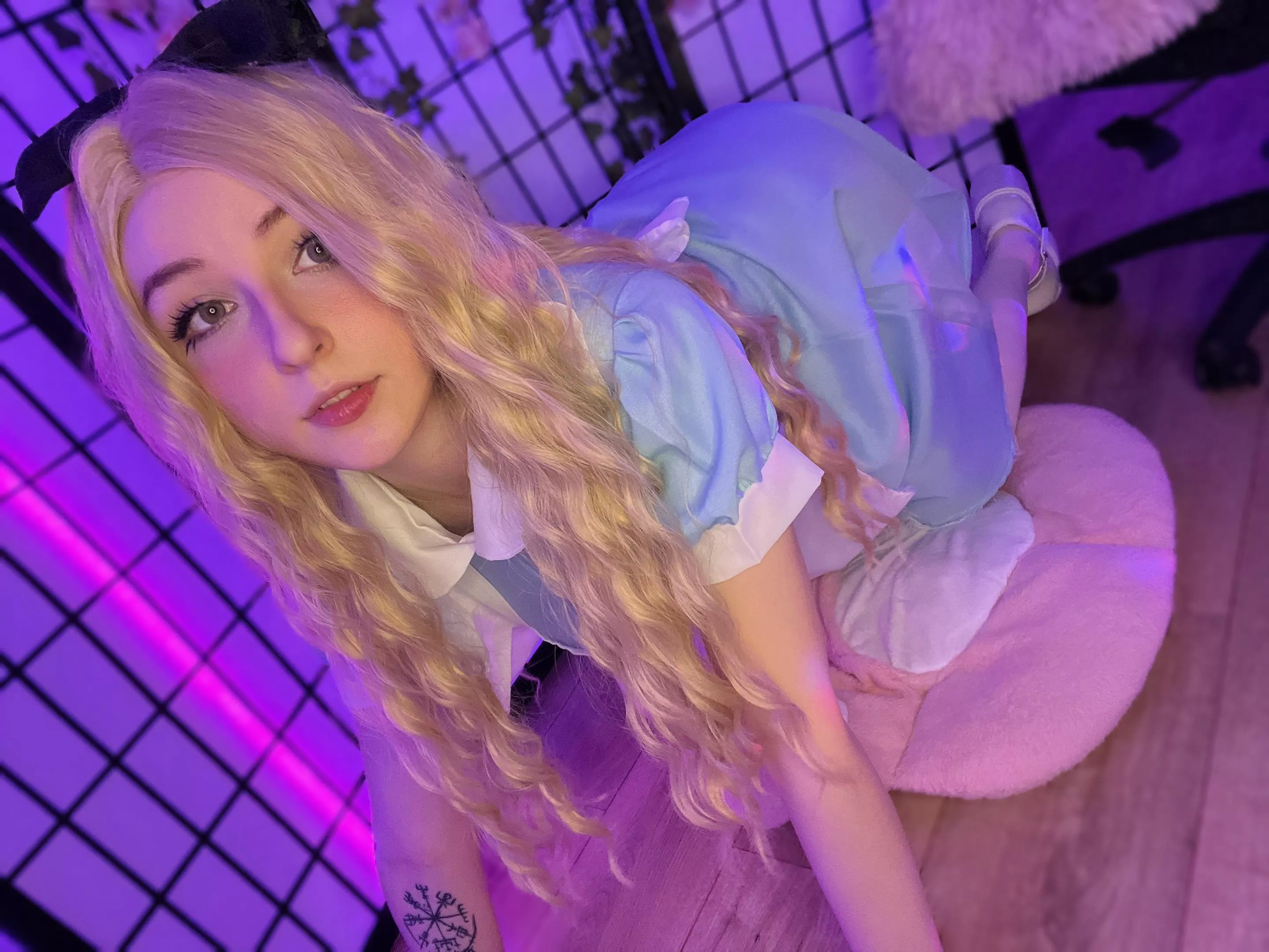 Alice in Wonderland by Namineyy