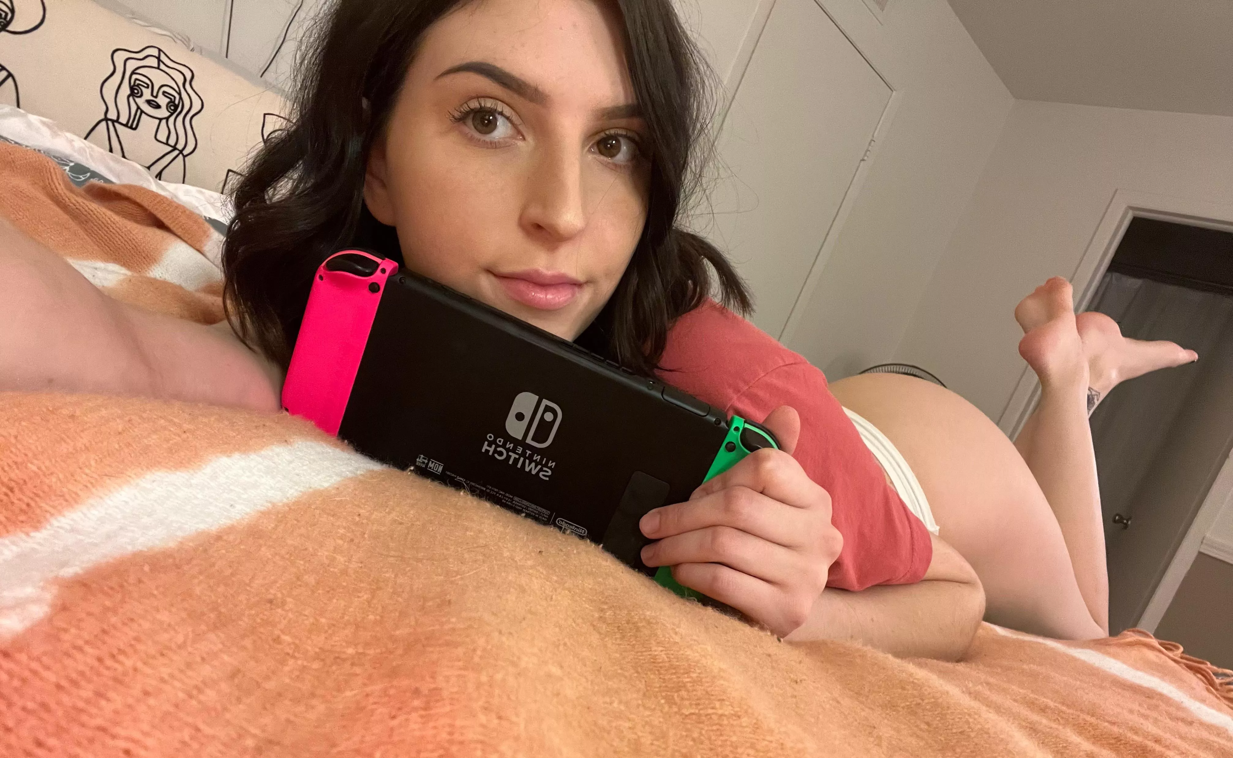 Animal Crossing in bed kinda nighttt