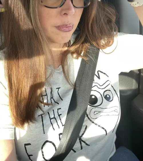 Anyone into a sexy nerdy hot mom 💋