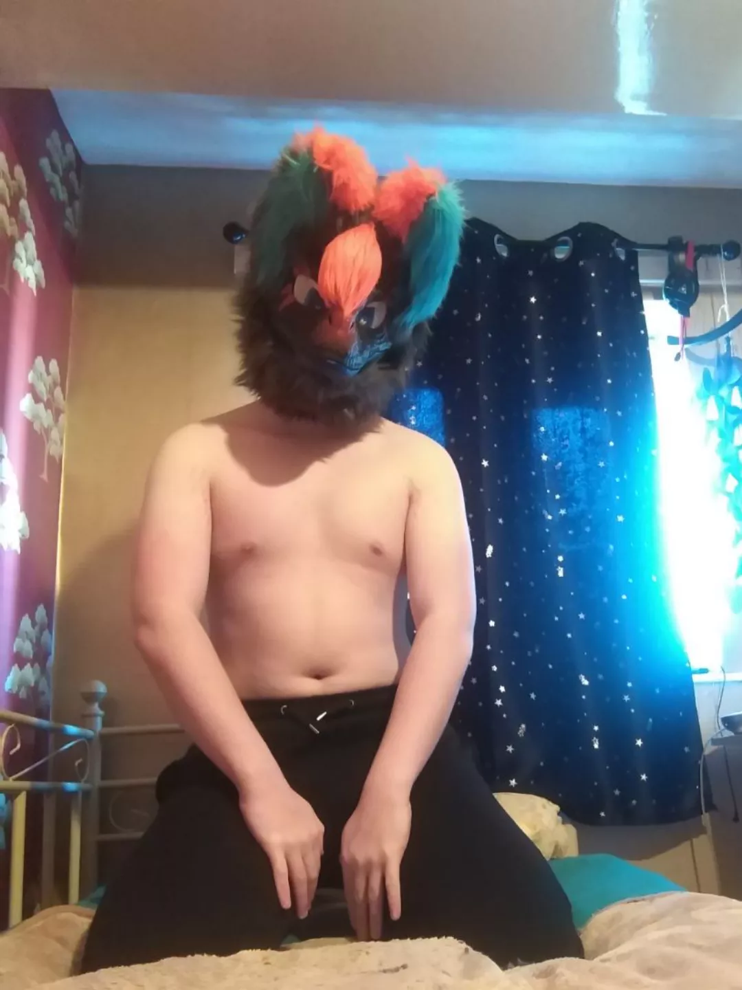 Are you getting distracted darling 🤭