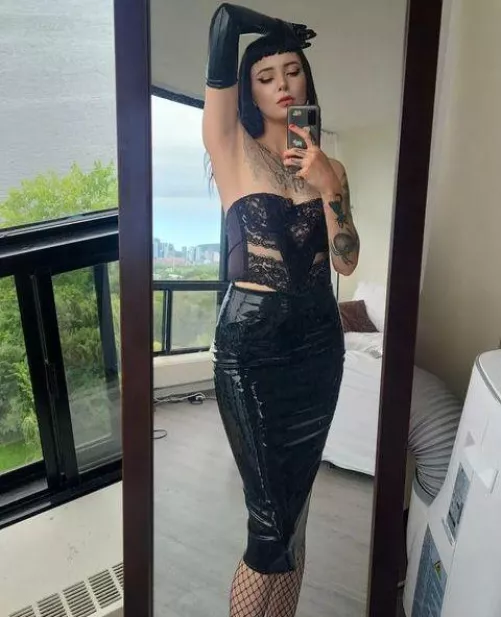 Arrows up if you are below 7inches and say yes