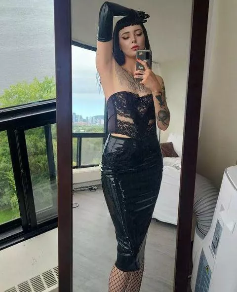 Arrows up if you are below 7inches and say yes