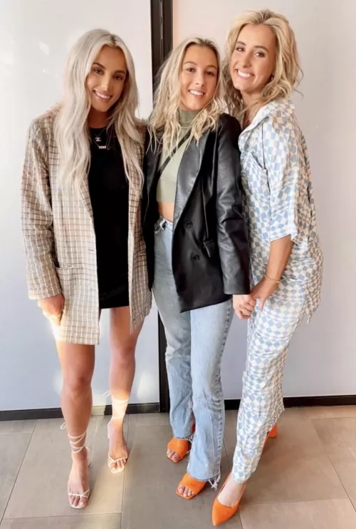 Blonde sisters