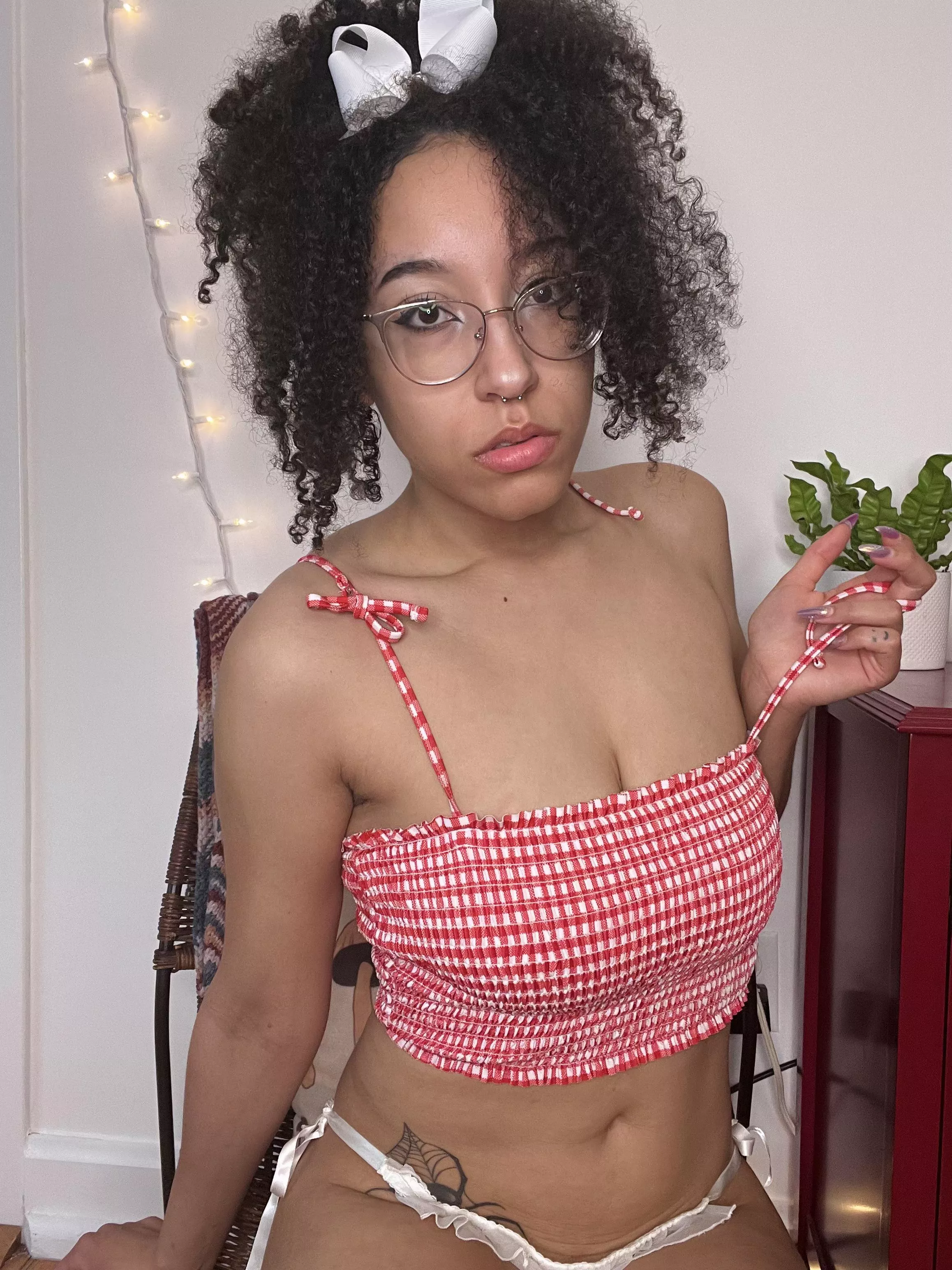 Can you help me with my top?