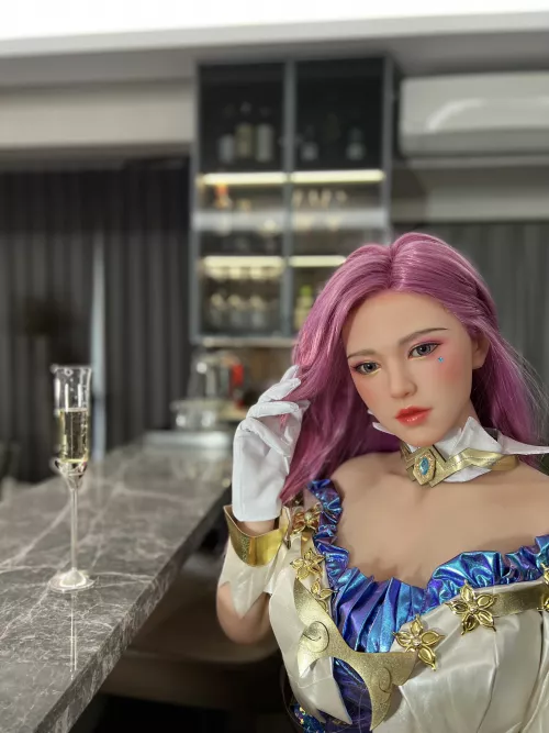 Cheers! Would you like to have a drink with me? Seraphine real doll cosplay (Realdollshub)