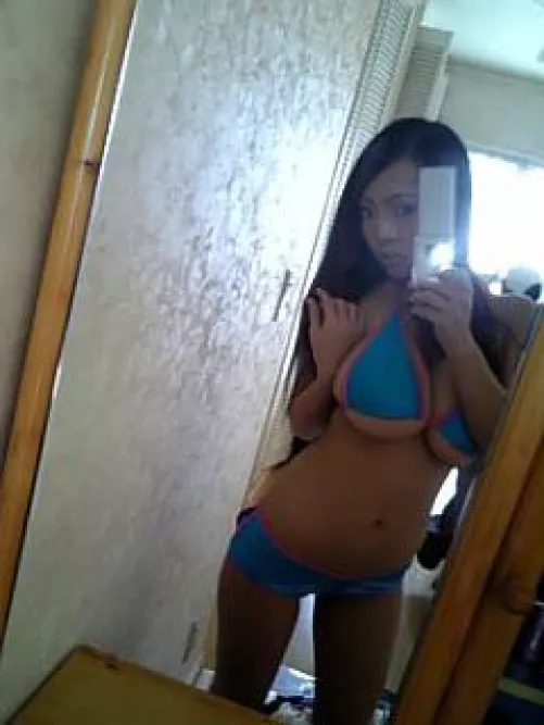 Chick Hitomi🐥 How young is here? What do you think?