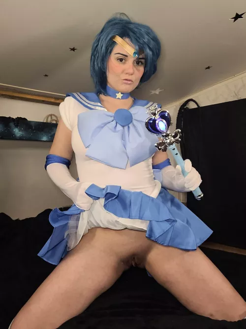 Come get a taste of this moon power pussy!