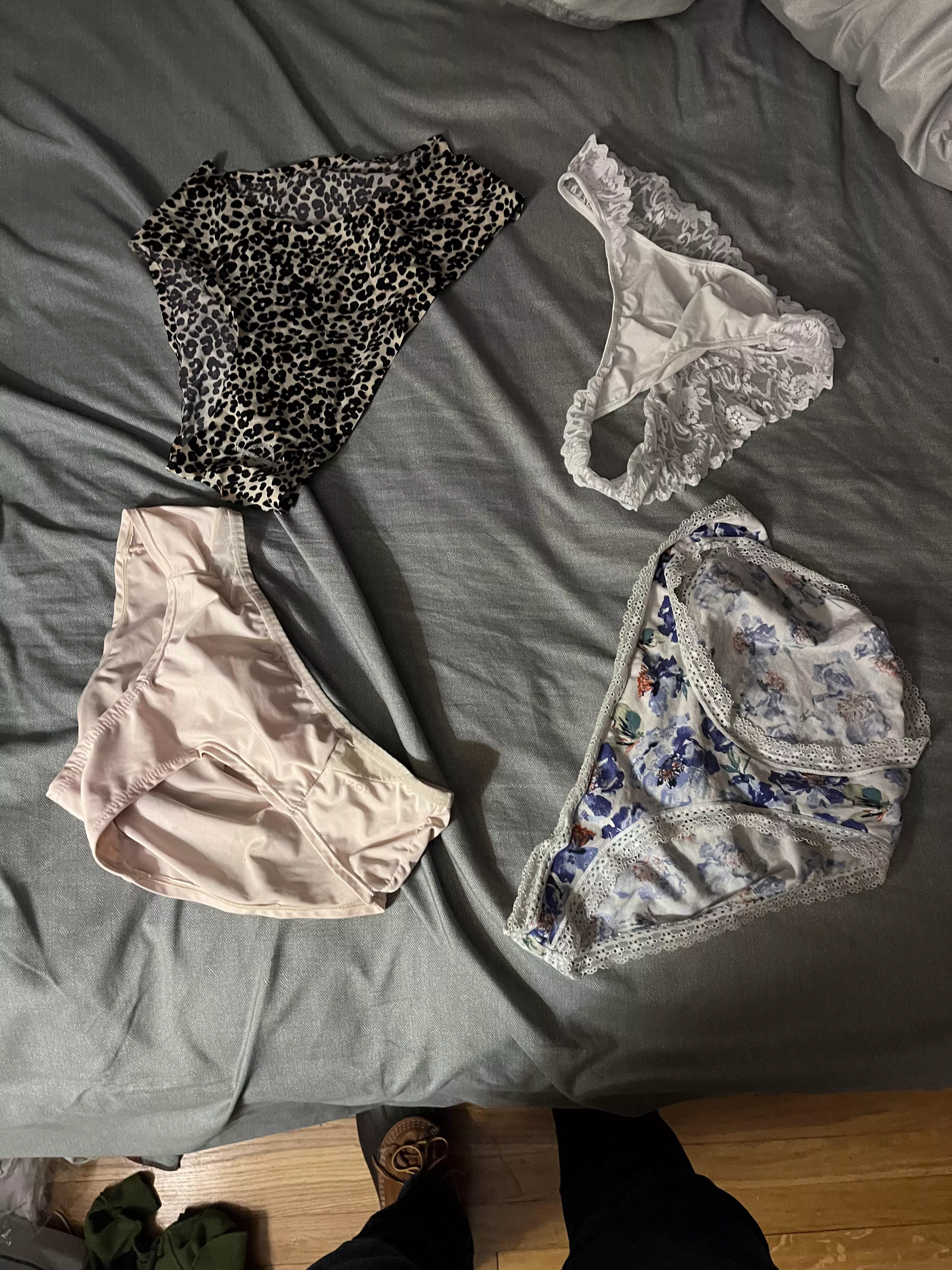 Credit u/abasketbythedoor for the idea. What am I wearing? 🥰