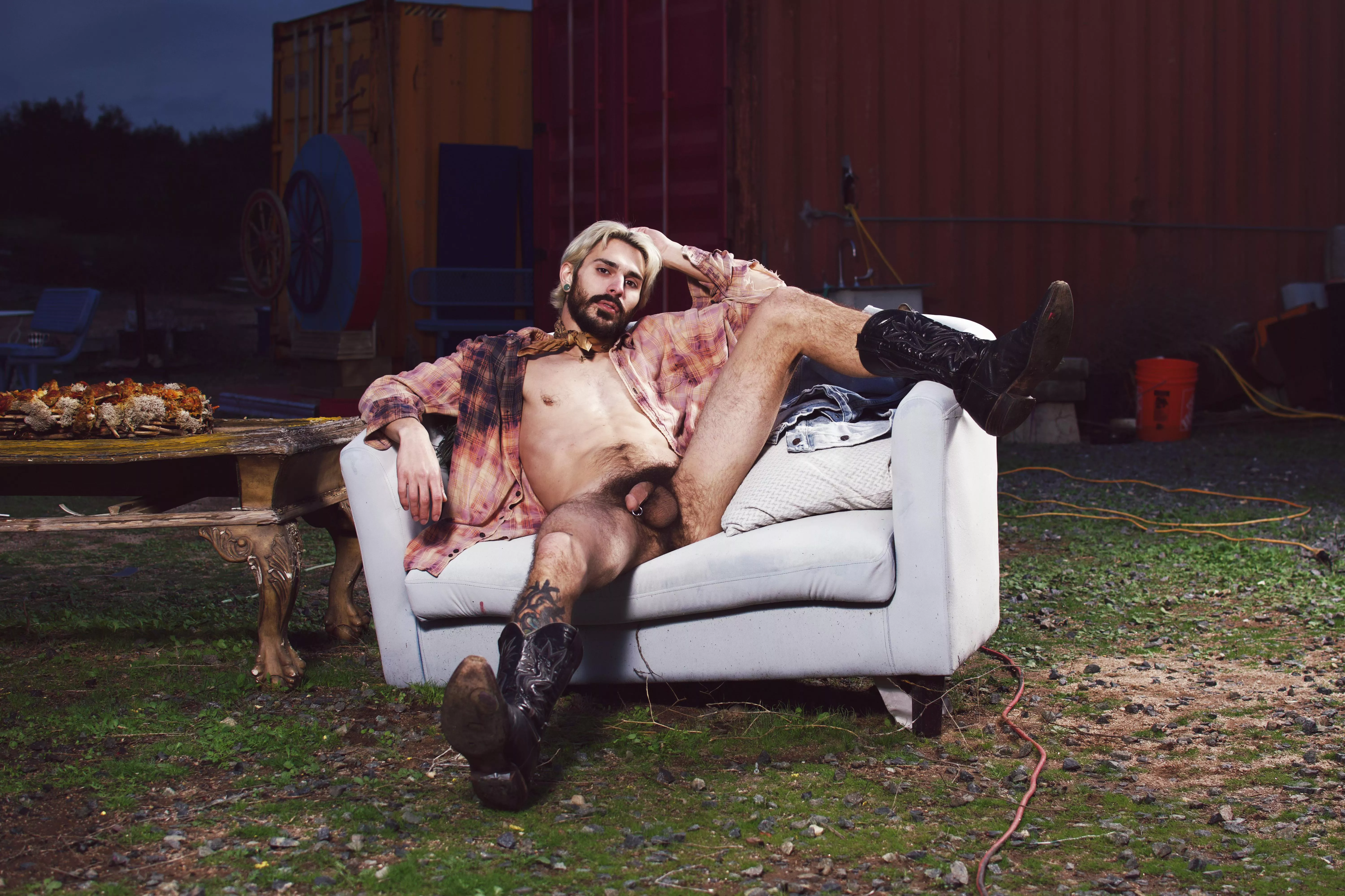 Cum find me hangin out