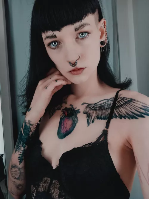 Do you think I'm hot?!