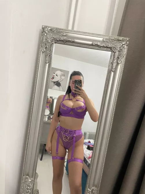 Don't judge my underwear, I just wanna be a freaky slut[f]