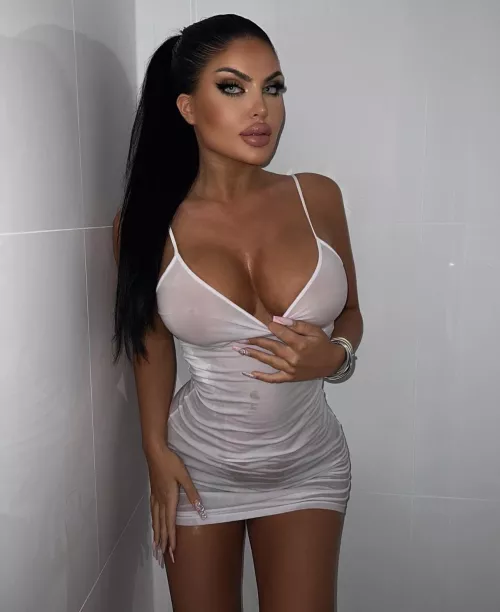 Dream fucktoy already waiting in the shower