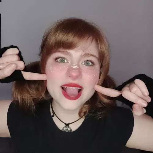 Ever wanted to fuck someone with egirl make up? 😜