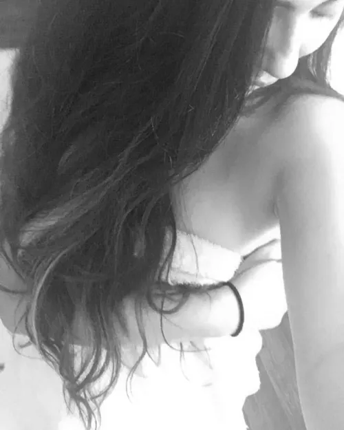 Find me if you wanna see what's under this towel 😈