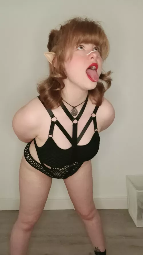 Gotta love a fishnet body suit 🥰