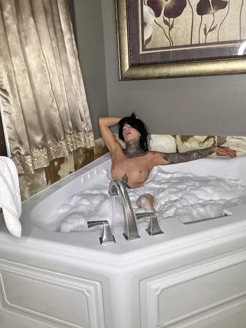 I hope you like giving milfs cream pies