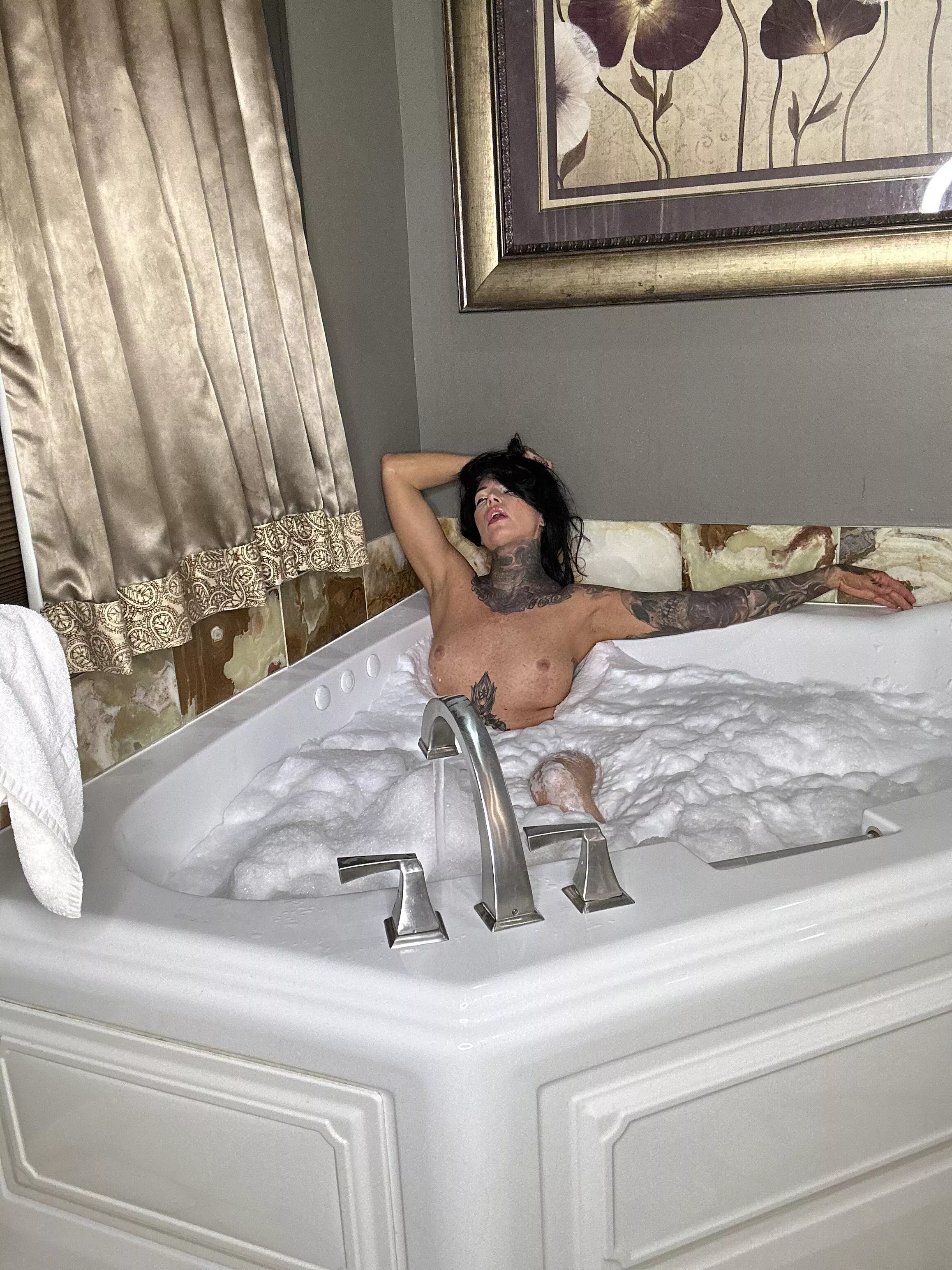 I hope you like giving milfs cream pies