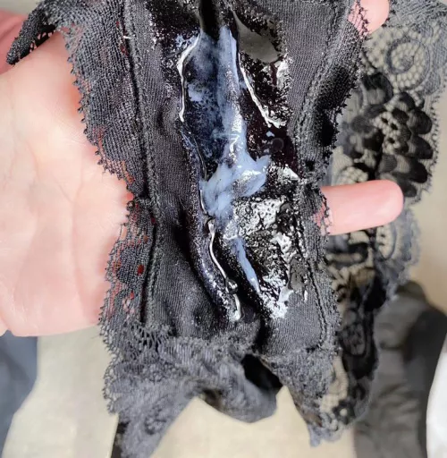 I made these panties SOOOO creamy and wet.