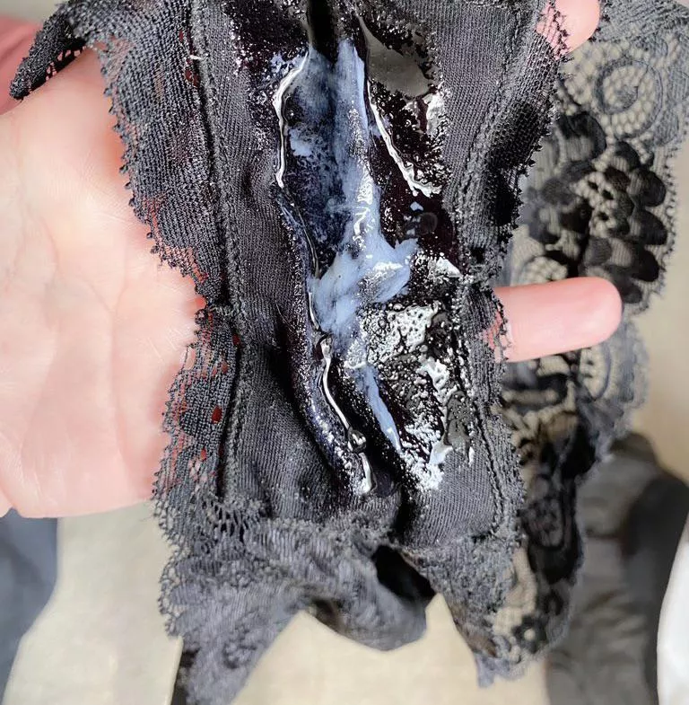 I made these panties SOOOO creamy and wet.