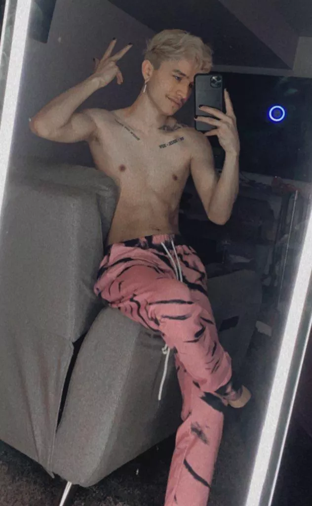 I need a mouth around my twink cock so bad rn