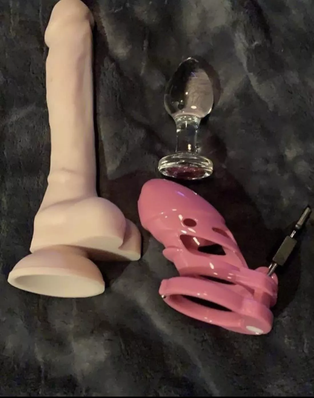 I’m a Dominant mistress been like 15 years and I like my slave to be clean and to be obedient