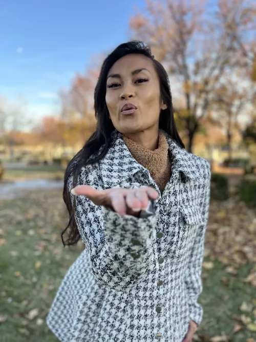 I'm gazing directly in your naughty mind