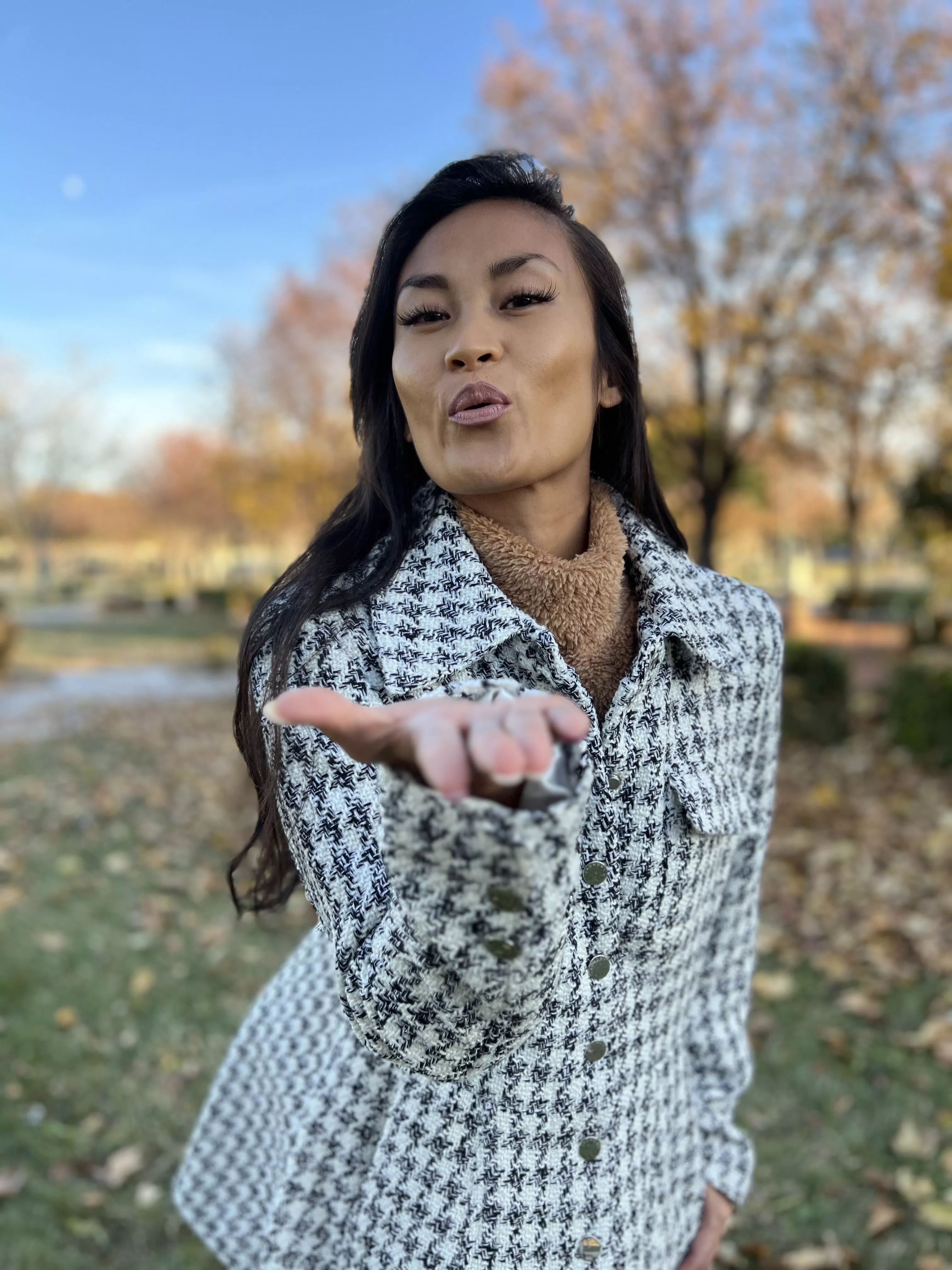 I'm gazing directly in your naughty mind