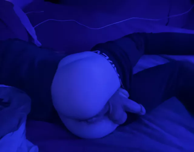 Ima straight white boy but if u got a nice cock I might let u stick it in ;)