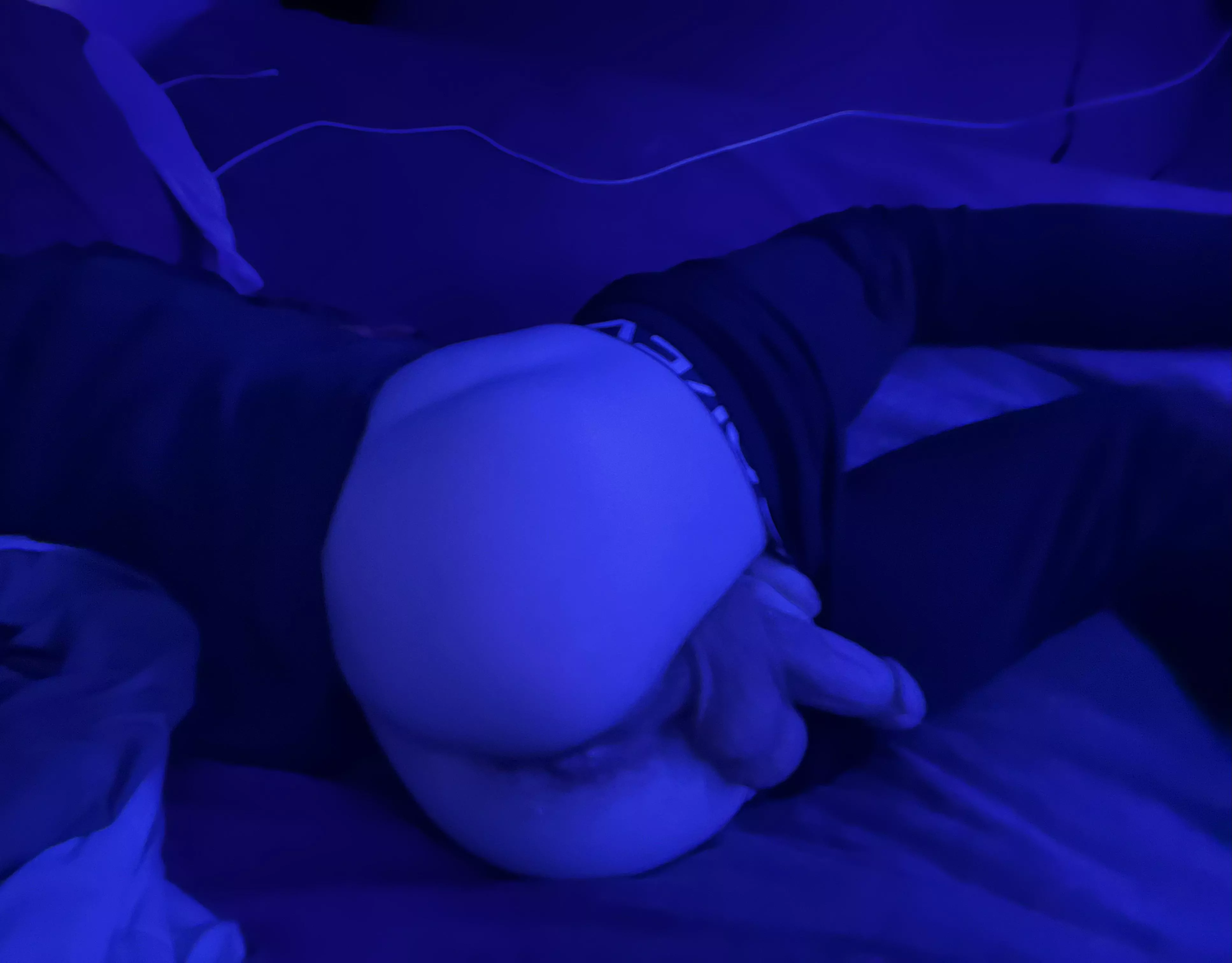 Ima straight white boy but if u got a nice cock I might let u stick it in ;)