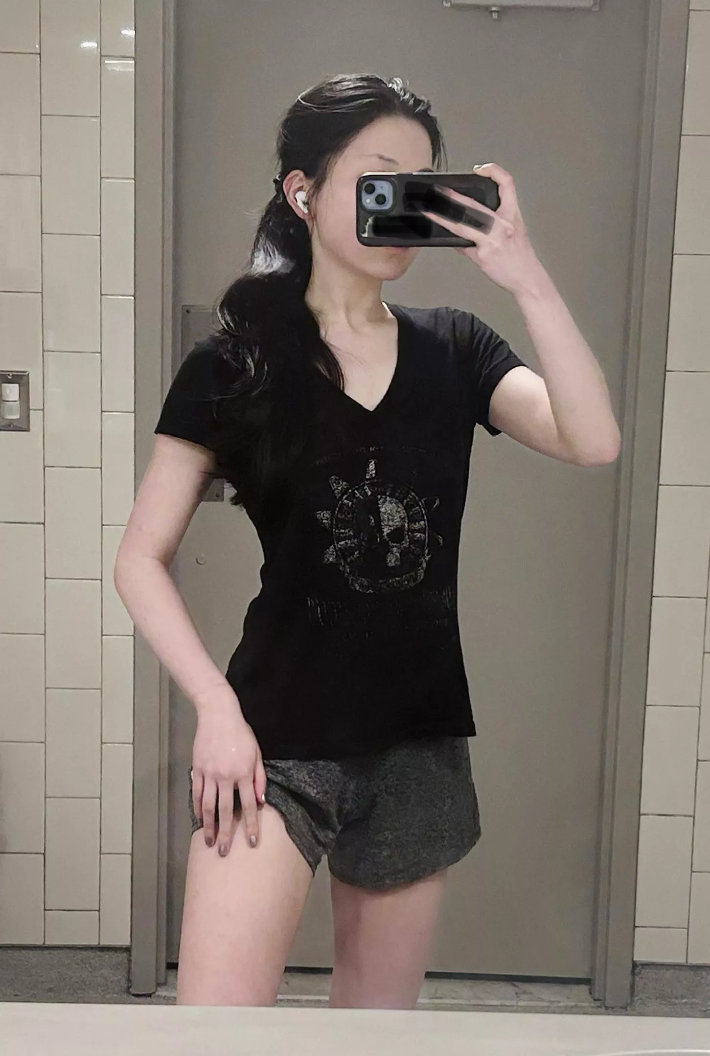 Is this a good femboy body? >~>