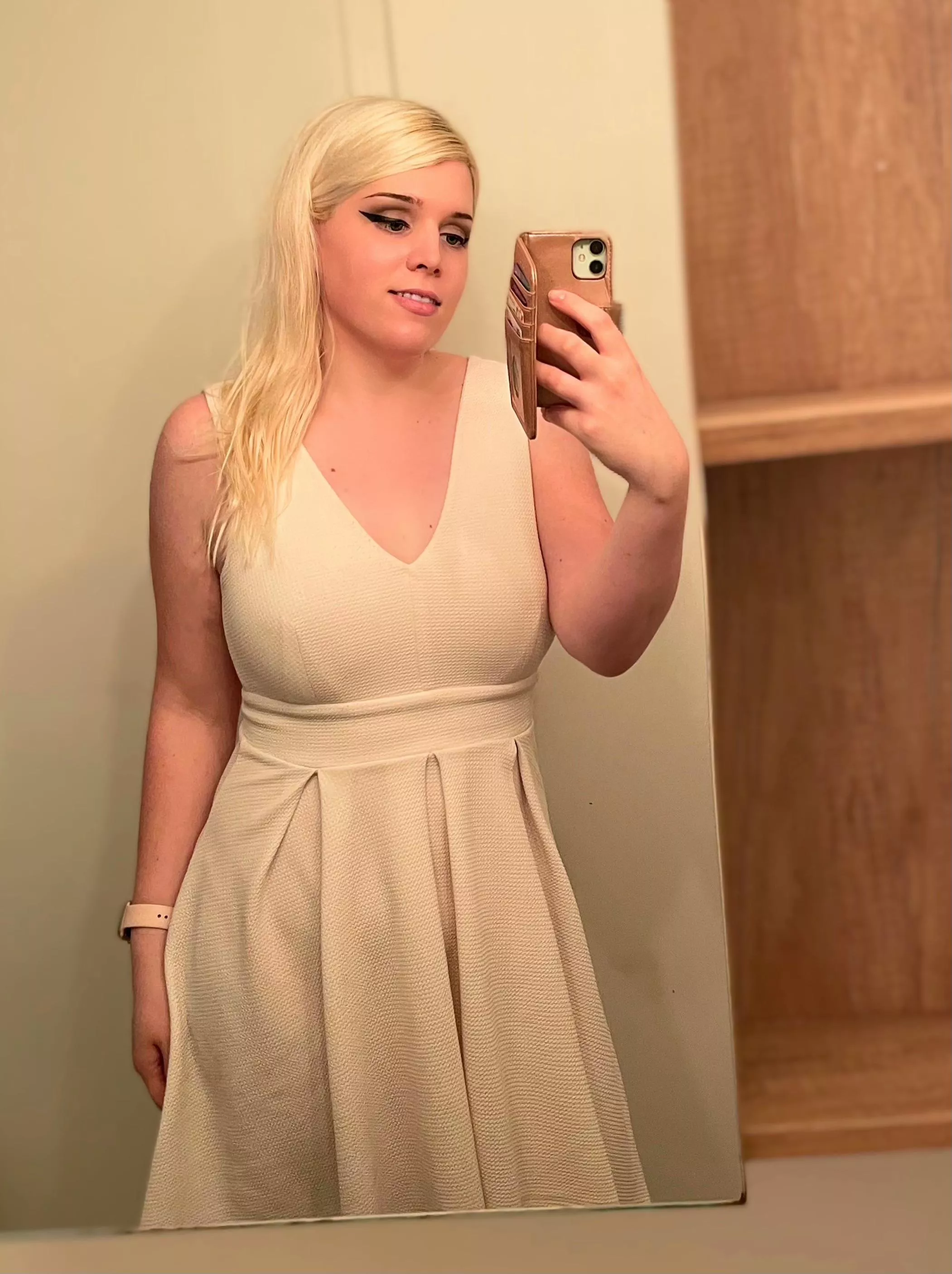 Is this dress cute on me? 👀