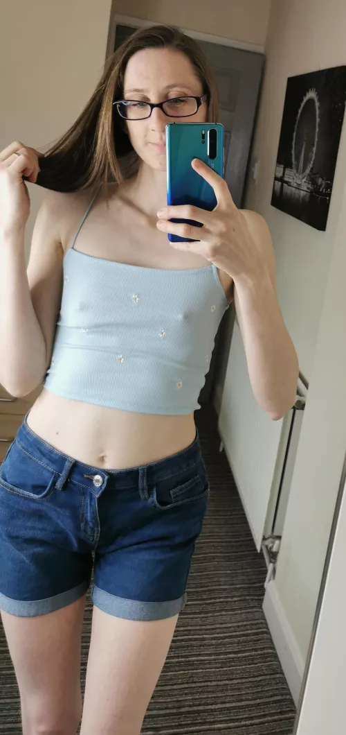 It's a new week so time for a mirror selfie!