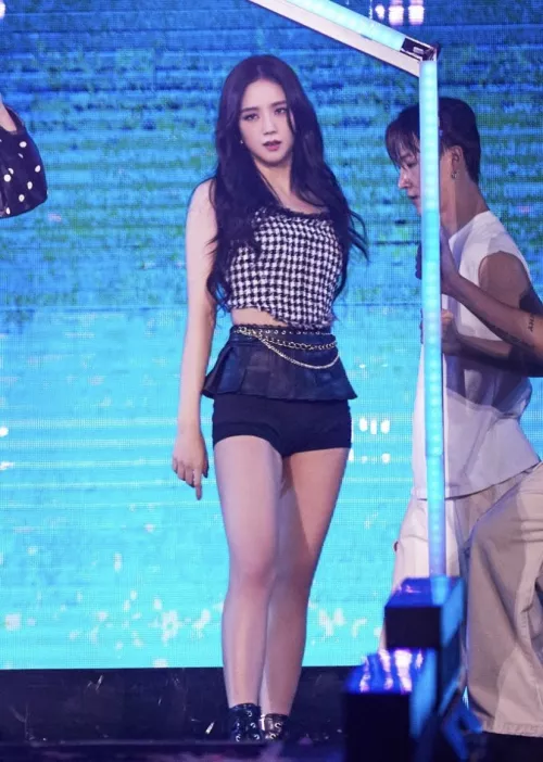 jisoo.