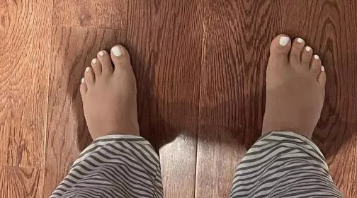 Just painted my toes!! First step!! Dm if you wanna chat!!