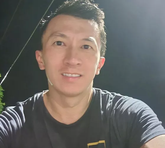 Just wanna throw my pic in this sea of amazingly looking men.