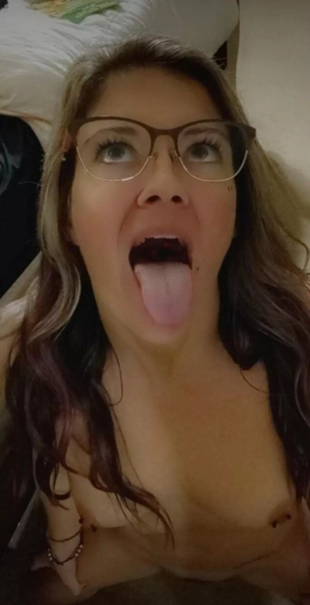 Let's end the weekend with a good feed, who's providing?