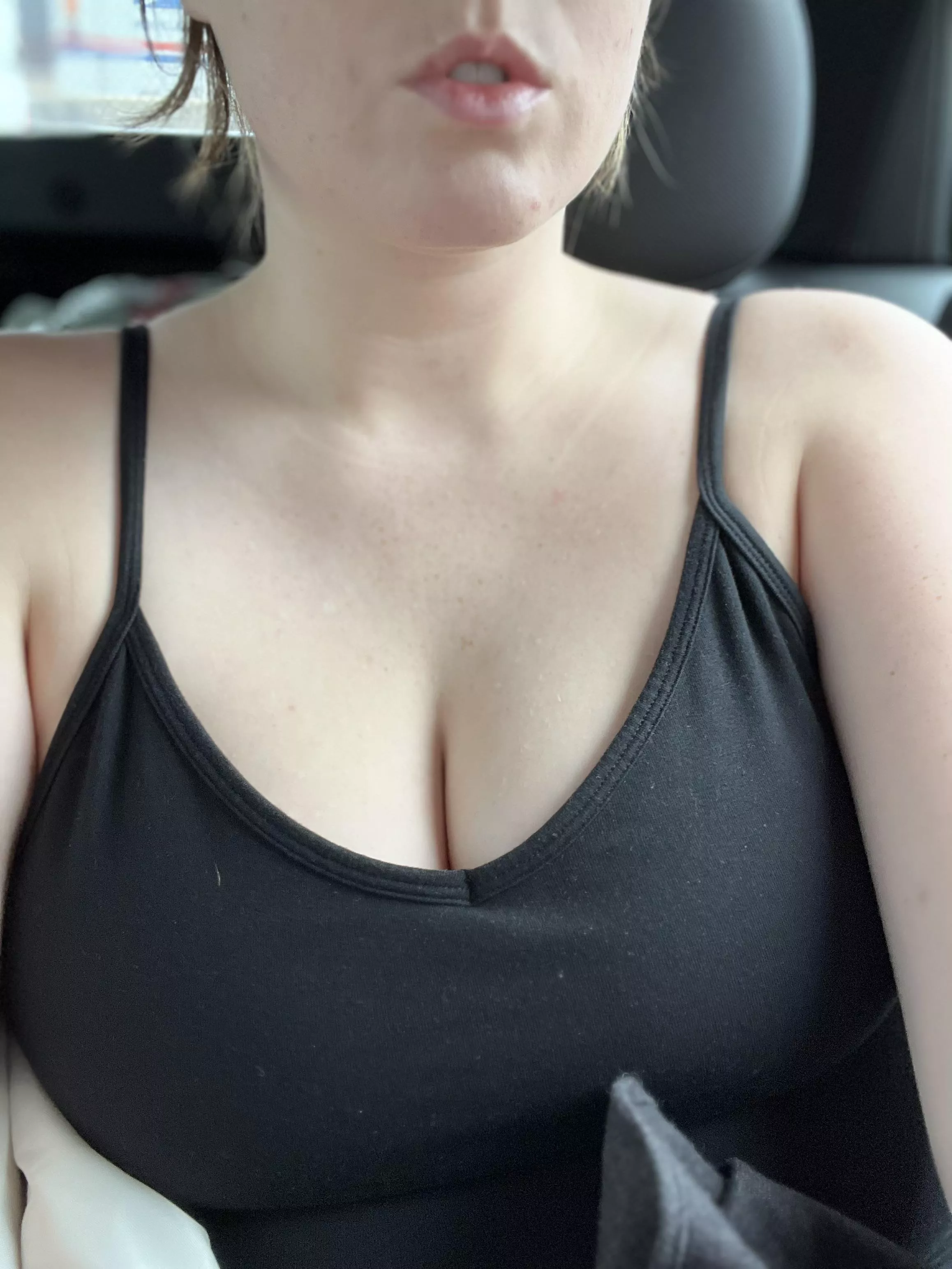 Love a good tank top🖤