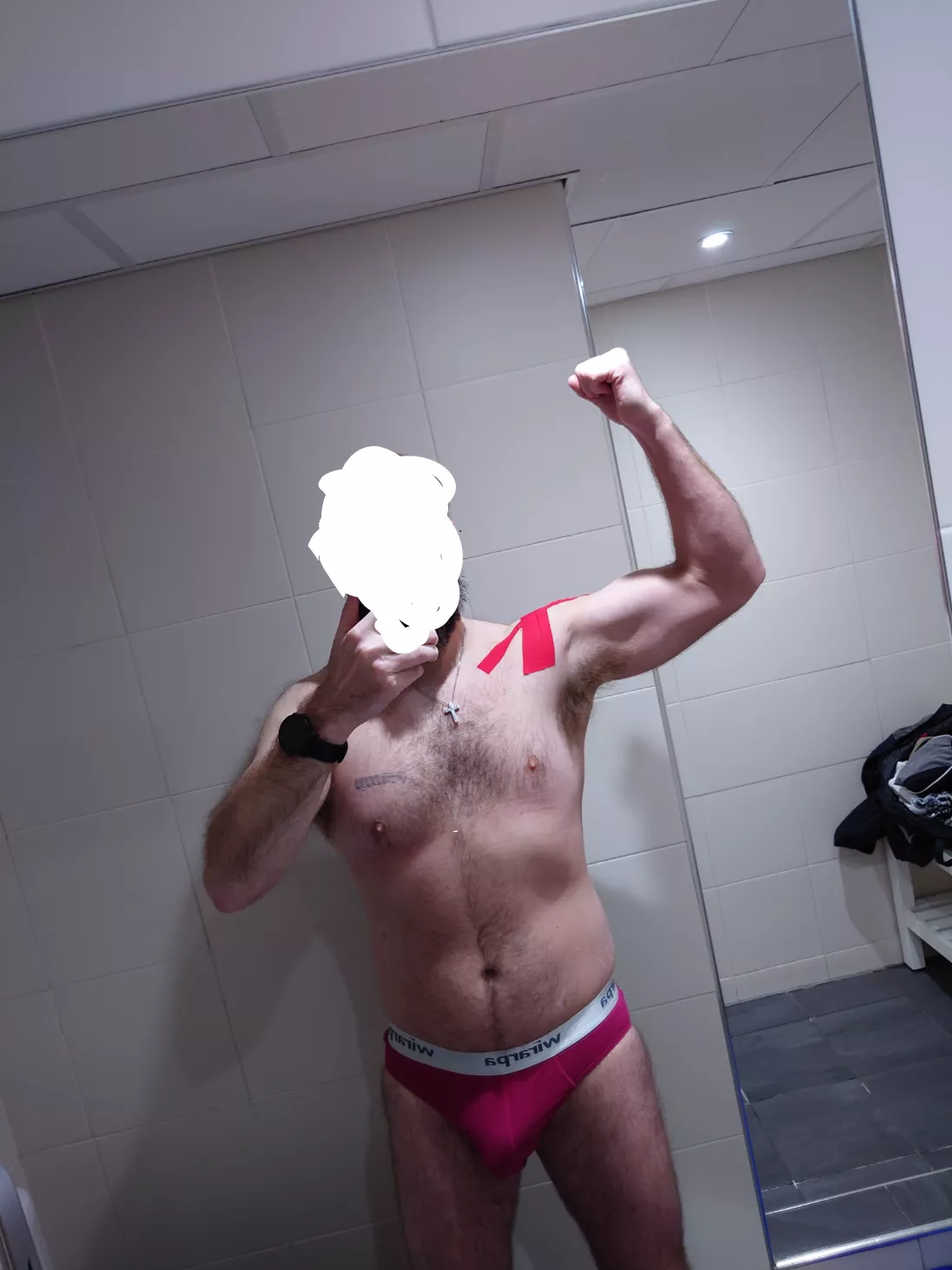 (m) still rehabbing the shoulder,but making progress all the same!!