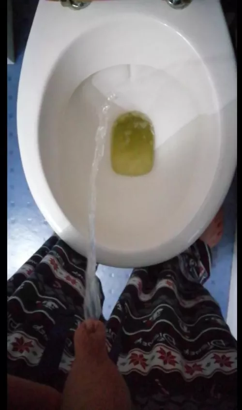 My small cock pissing