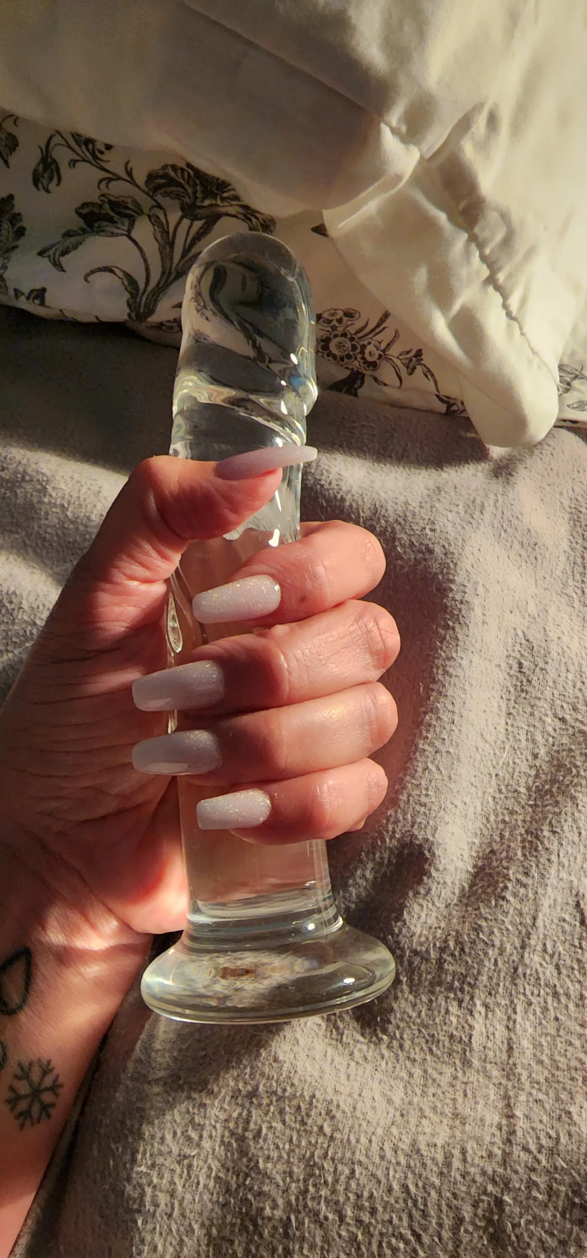 My small hands can make your dick look huge.