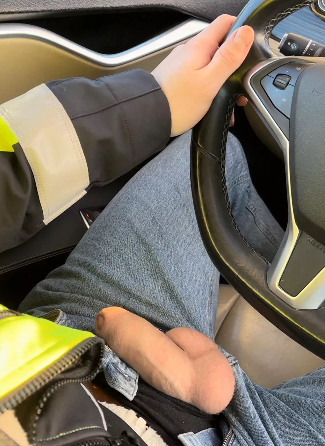 Omg i want to pull it back so bad but im driving