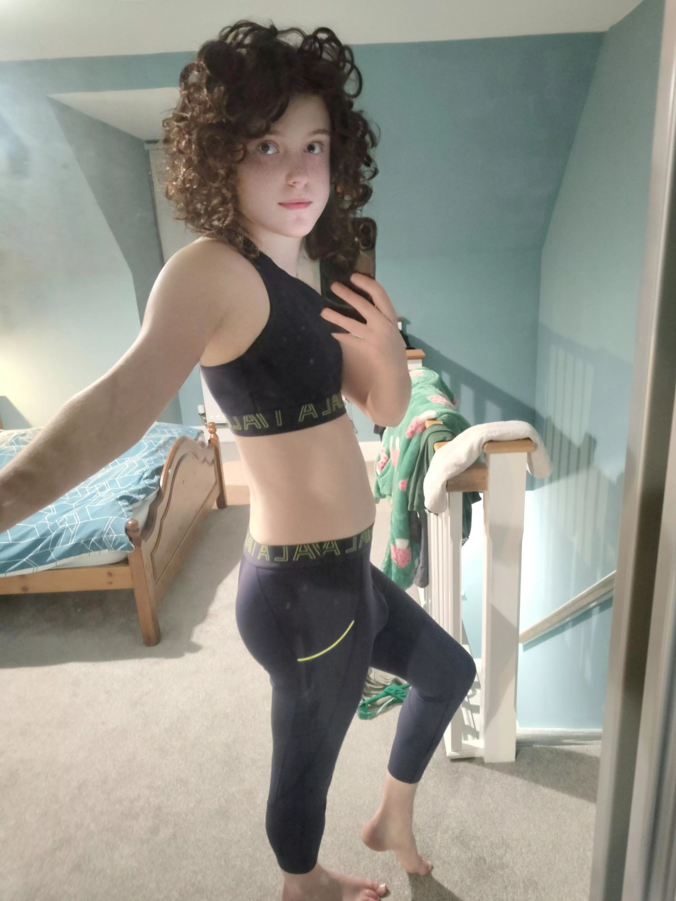 Running at night is spooky, come with? 🥺🏃‍♀️